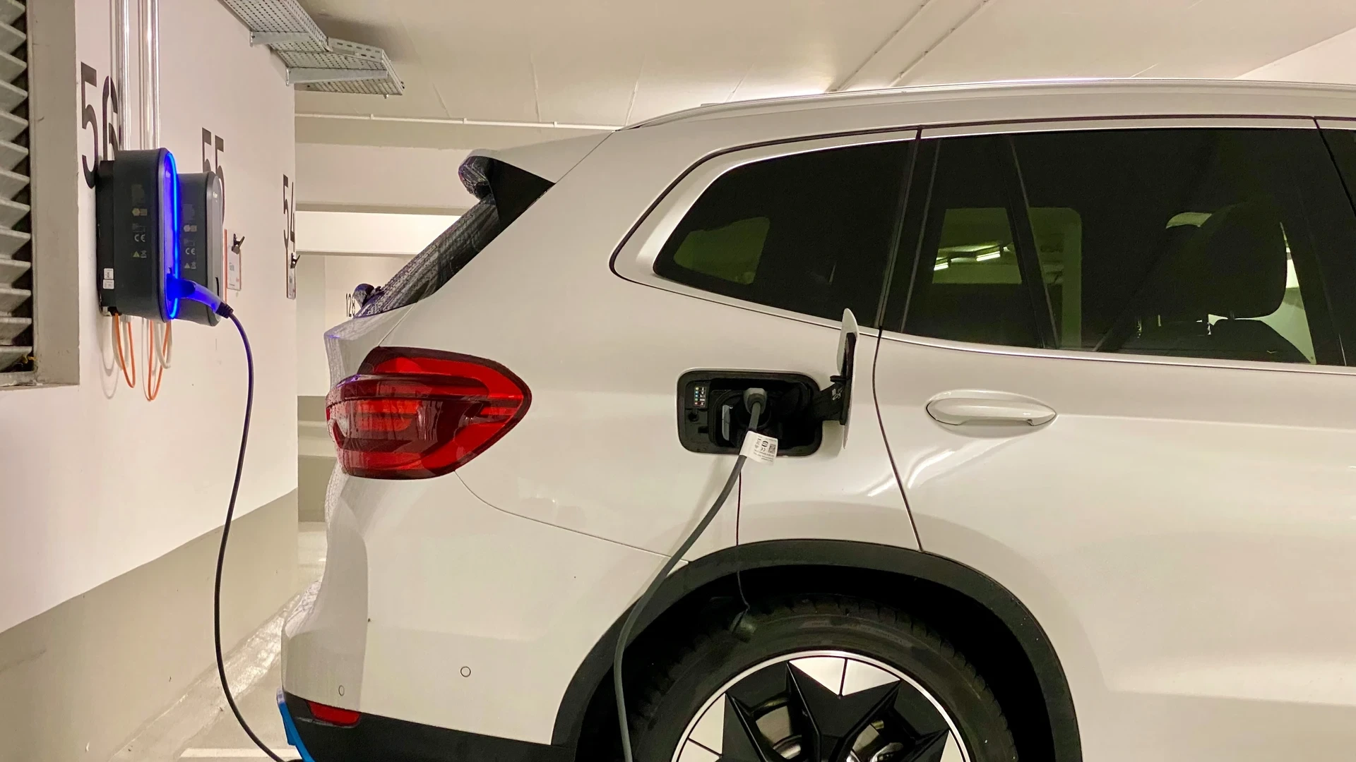 Wallbox installieren: So gelingt die eigene E-Ladestation zuhause